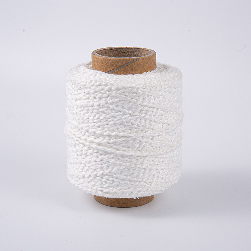 Puting makapal na sinulid na polyester